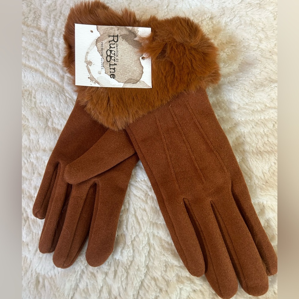 🎉HP🎉 Ruggine Faux Suede With Faux Fur Trim Camel Gloves